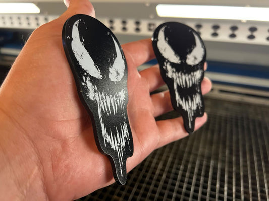Tattered Venom Badges (Includes 2)